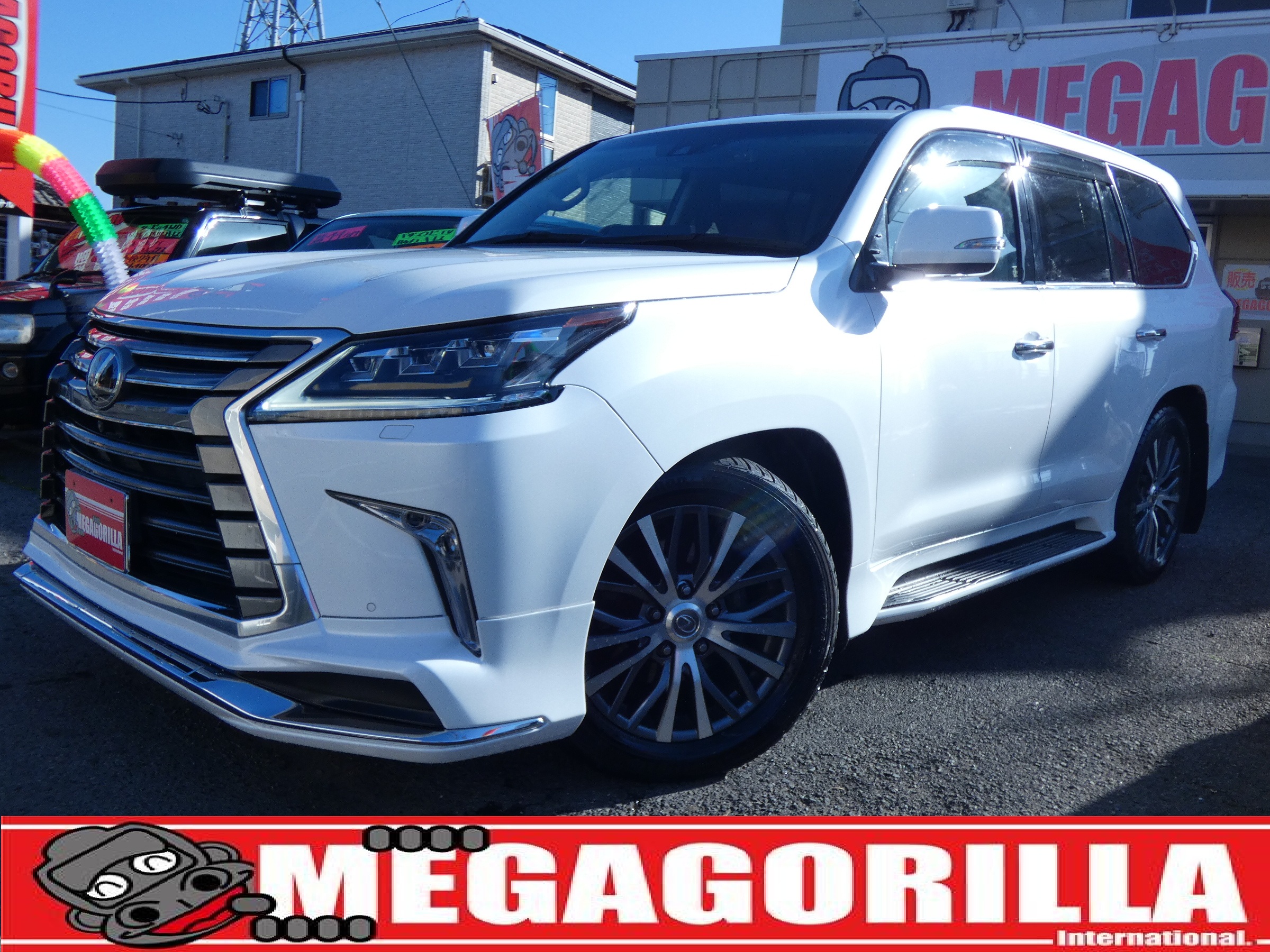 レクサス　LX570　ベース　4WD